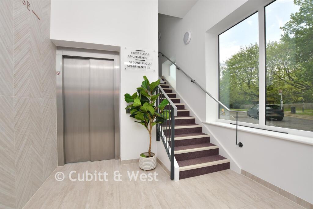 Prospect House, Outwood Lane, Chipstead, Surrey photo 4