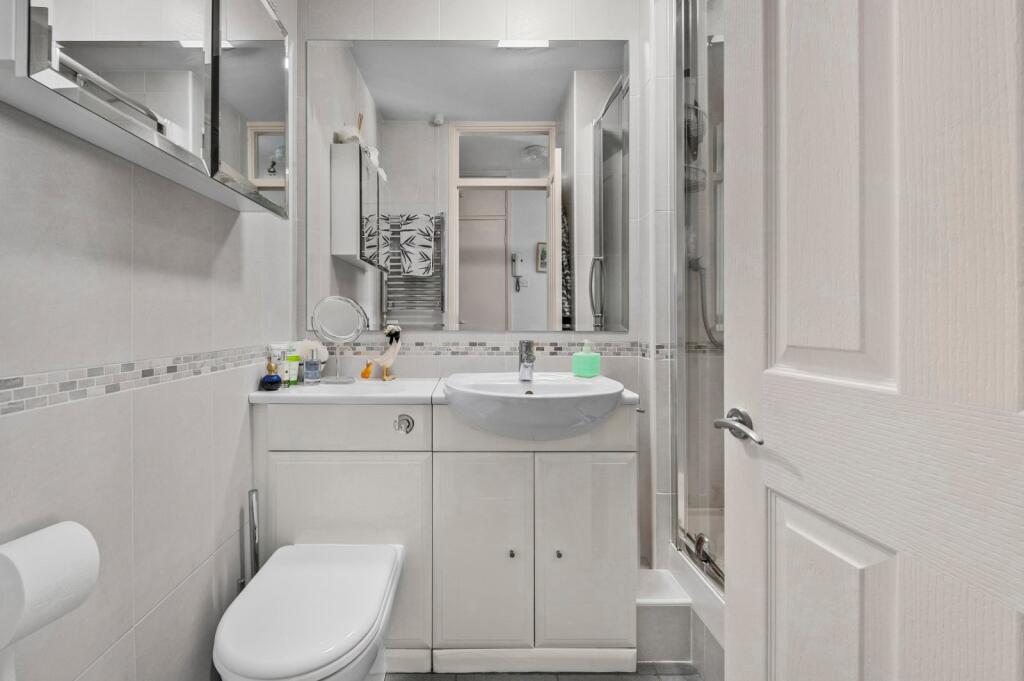 Apartment in London - View 5
