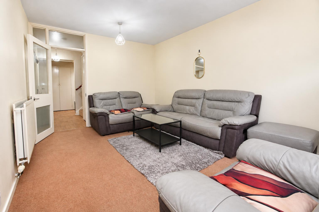 Brabazon Avenue, Wallington photo 3