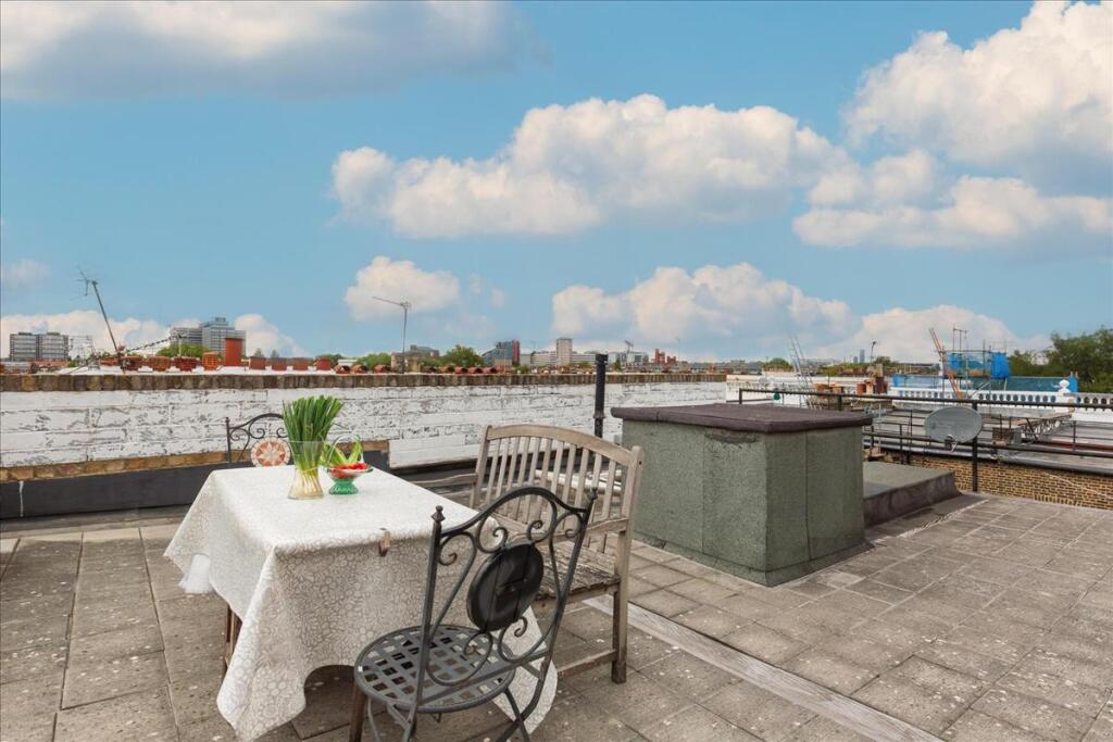Apartment in London, West Kensington - More