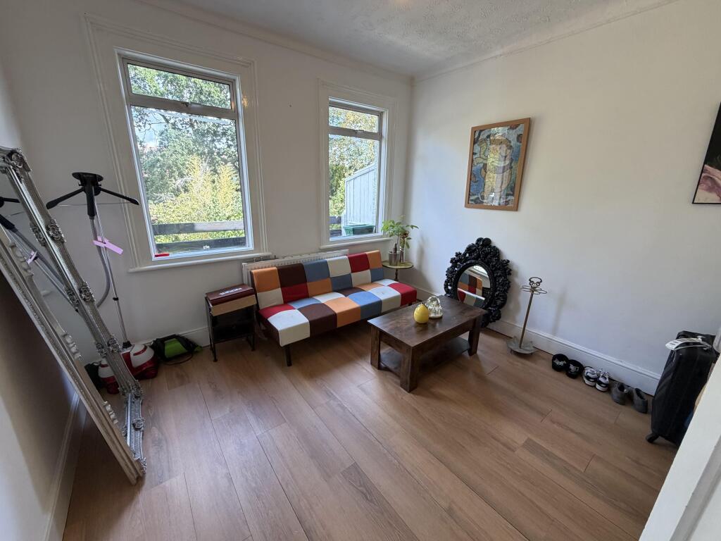Apartment in London, Norbury - More