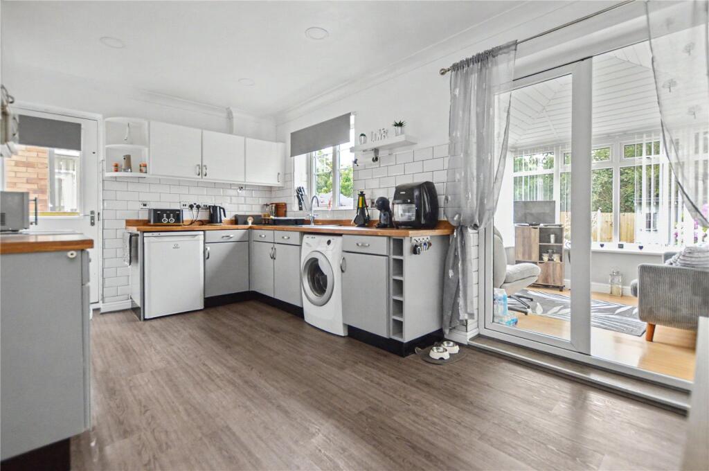 House in Leeds, Howlett Cross - View 3