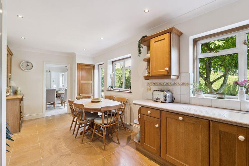 Chapman Lane, Flackwell Heath photo 4