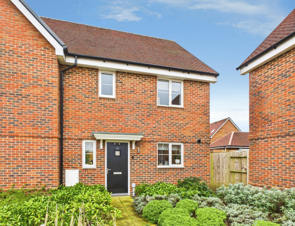 Main image of property: Somerset Road, Faygate, Horsham, West Sussex