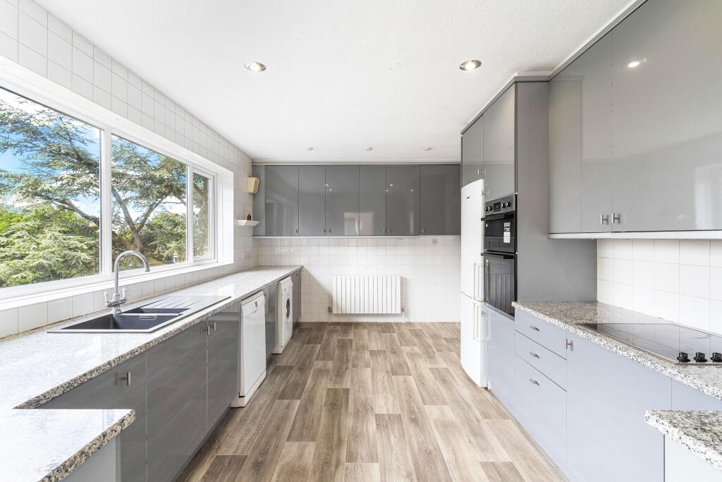 Apartment in Enfield - View 5