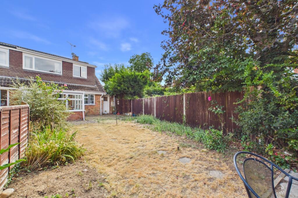 House in Luton, Leighton-Linslade - More