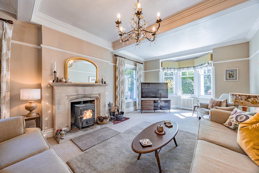 House in Stockport, Kitt's Moss, Bramhall - More