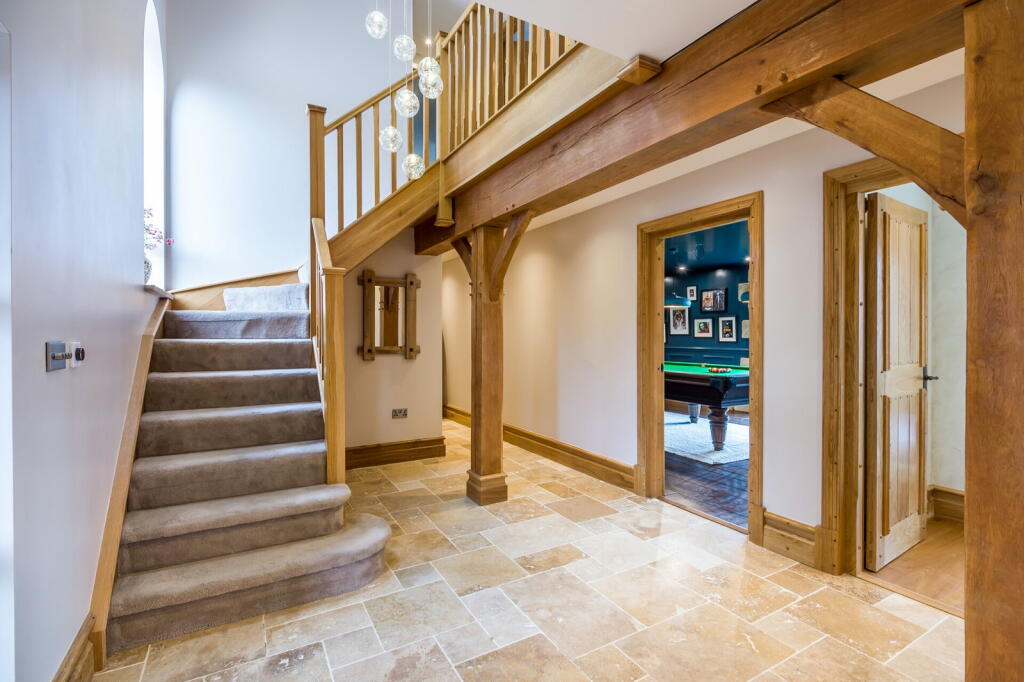 House in Huddersfield - View 5