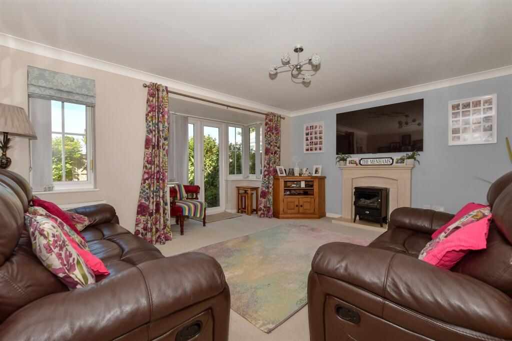 House in Maidstone, Boughton Monchelsea - More