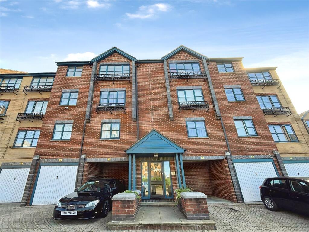 Main image of property: Riverdene Place, Southampton, Hampshire, SO18