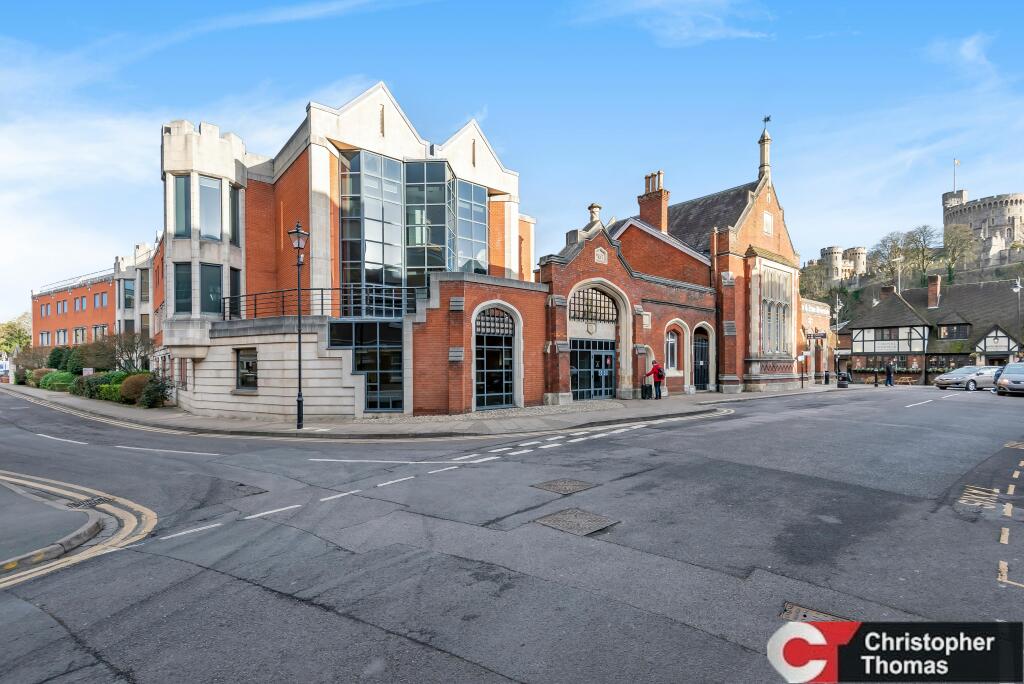 Low res Riverside House and Castle.jpg