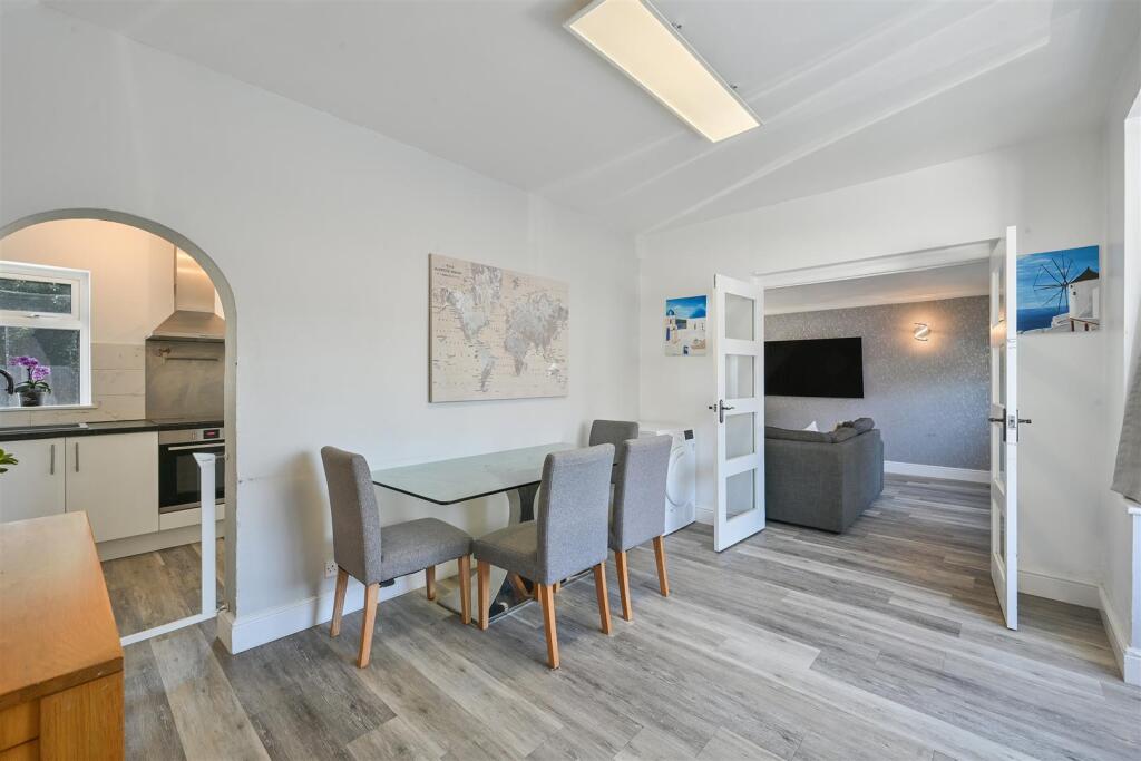 House in Sutton - More
