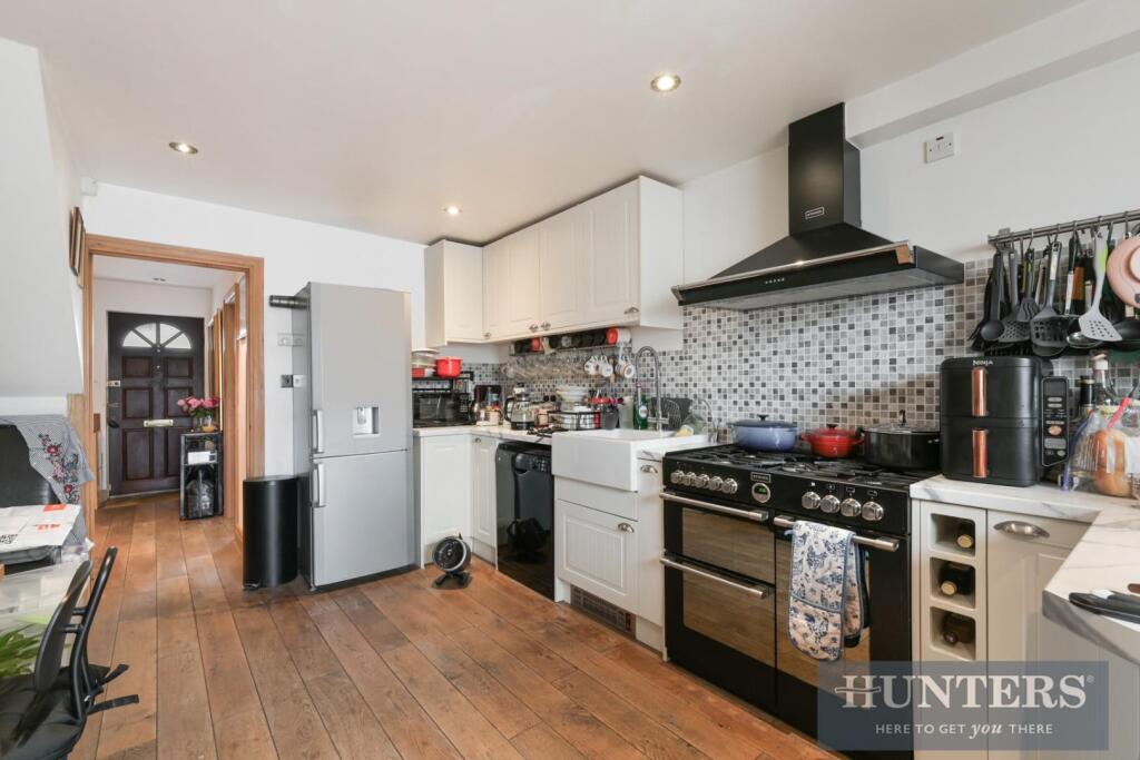 House in London, Worton - View 5