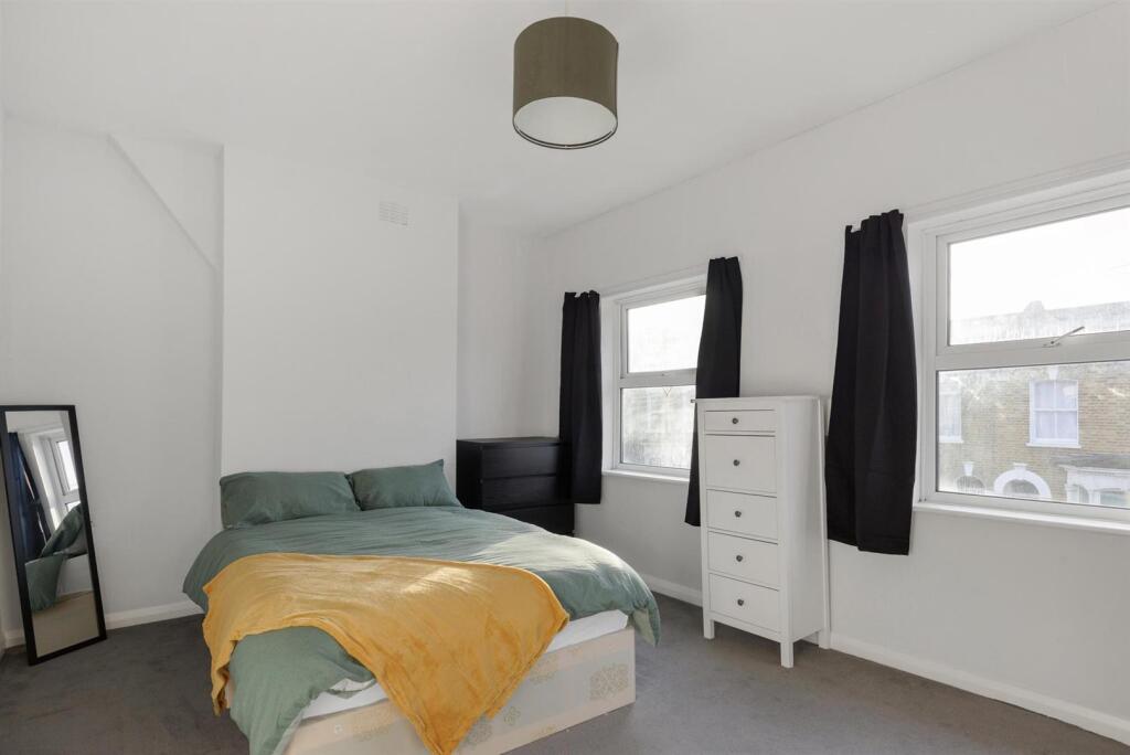 5 bedroom terraced house for rent