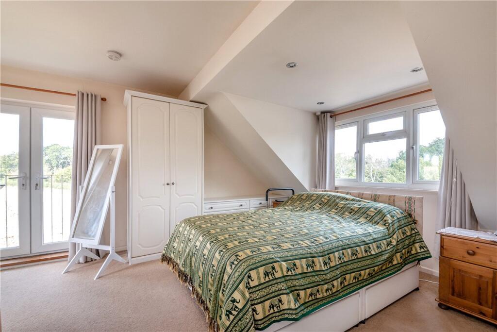 House in Test Valley, Barton Stacey - More