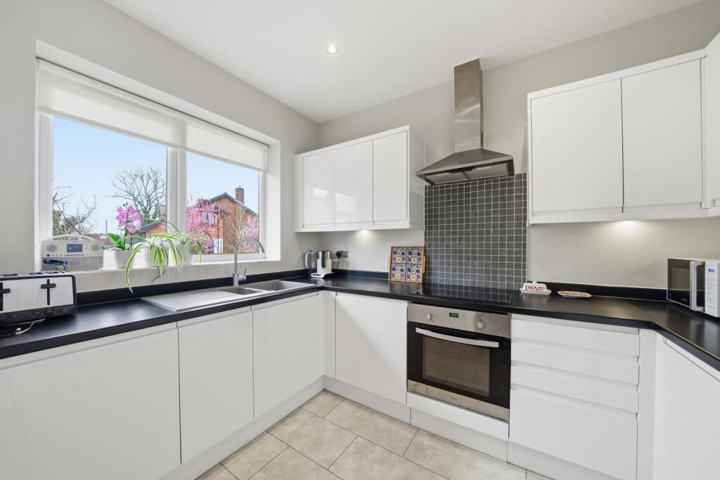Grenville Drive, West Bridgford - More