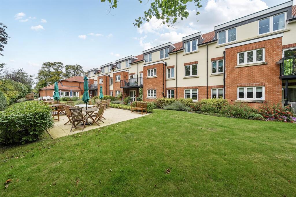 2-bed other on Meadow Lodge, Billericay, Essex, £509,000