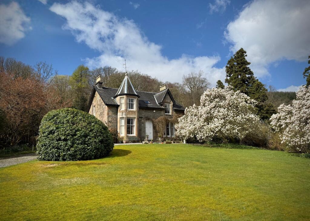 Main image of property: Loch-Na-Gare, Rahane, Helensburgh, G84 0QP