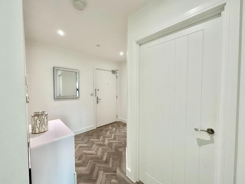 Apartment in Southall - View 2
