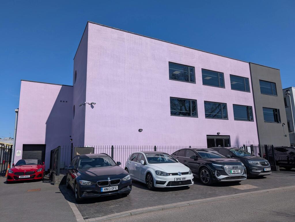 Main image of property: Kestrel House, Hanworth Lane, Chertsey, KT16 9JX