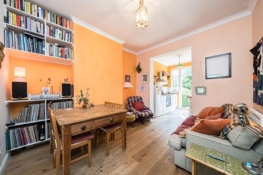 Apartment in London - View 5