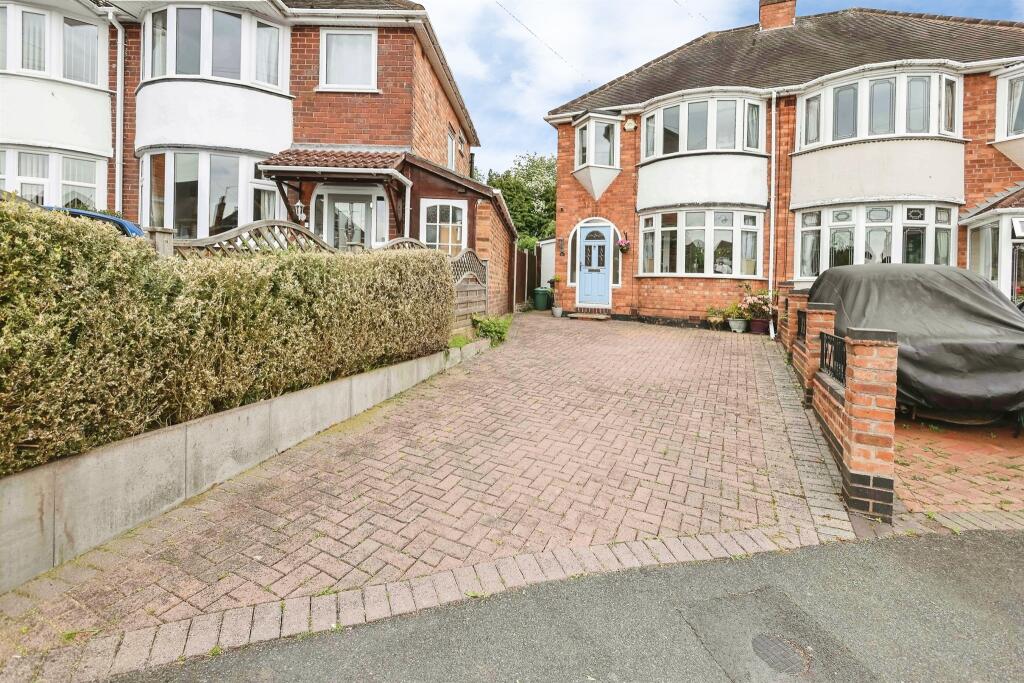 Main image of property: Leavesden Grove, Birmingham