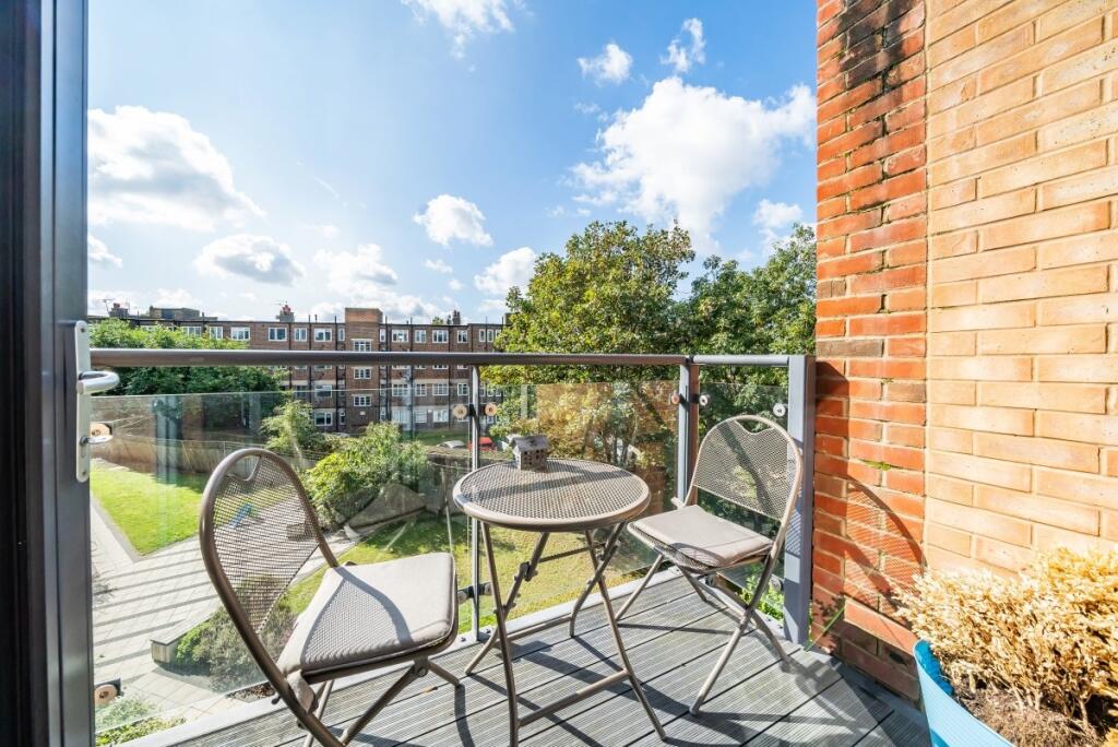 Apartment in London - View 2