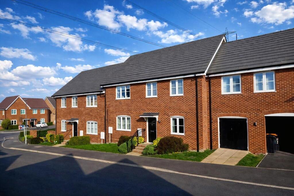 Main image of property: Valerian Way, Leighton Buzzard, LU7 4EL