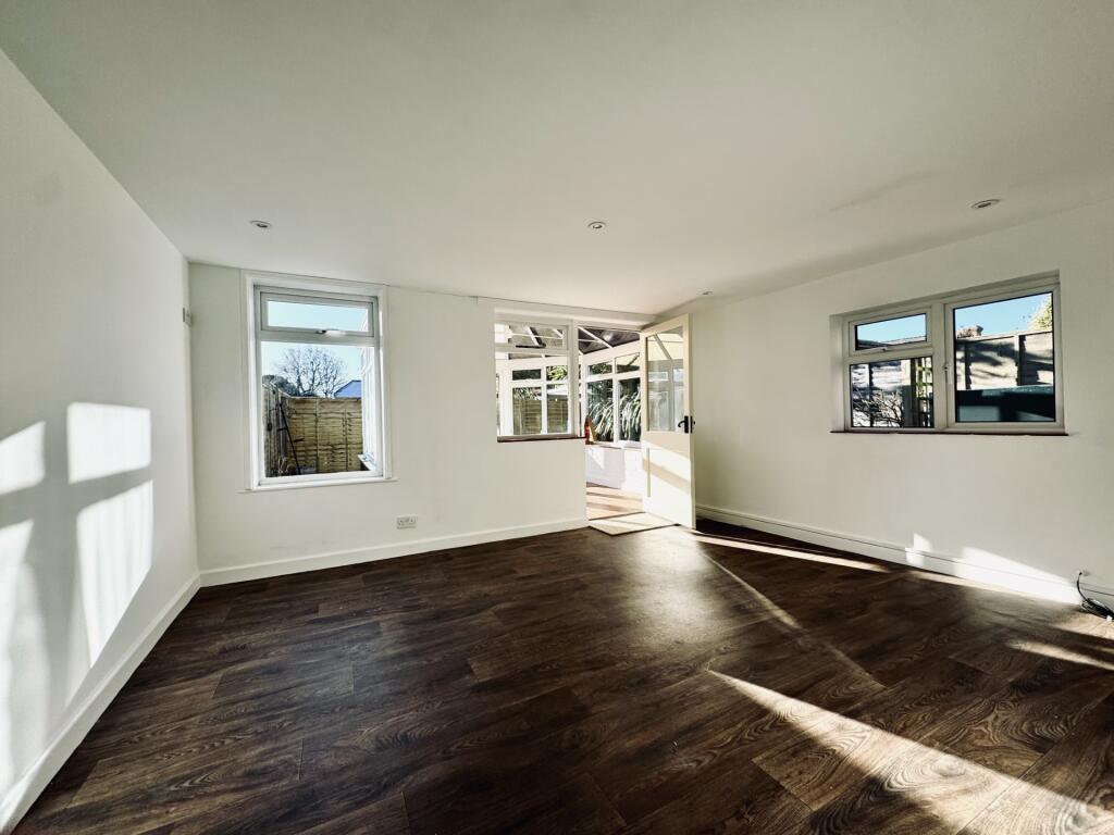 House in Stratfield Mortimer, Mortimer - More
