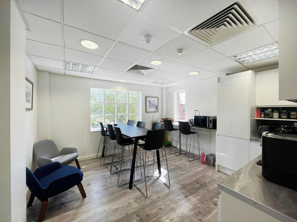 M31stFloorMillenniumCentrePH10.jpg