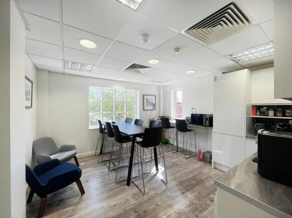 M31stFloorMillenniumCentrePH10.jpg