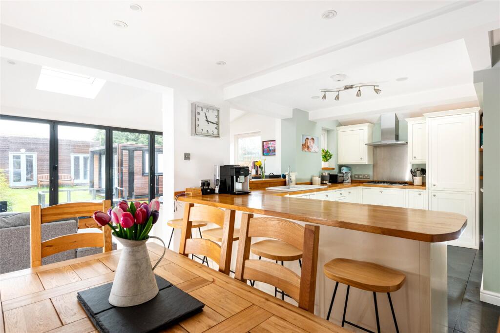 Spring Lane, Olney, Buckinghamshire, MK46 photo 3