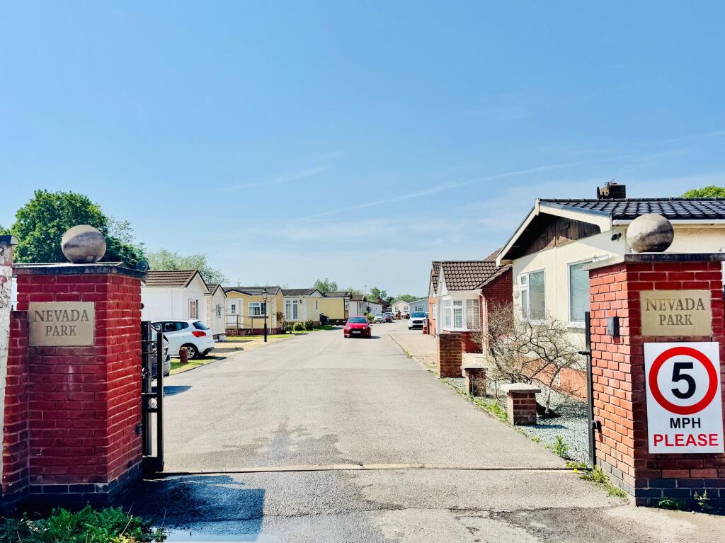 Park Avenue, Melton Mowbray, LE13 - More