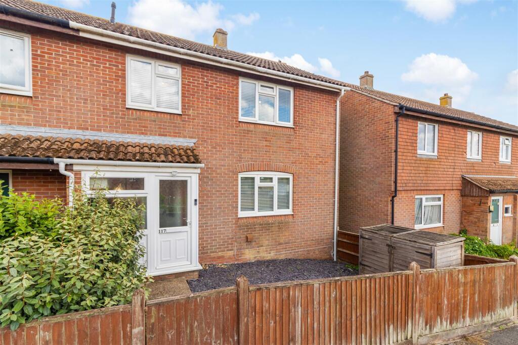 3-bed semi-detached on Observatory View, Hailsham, £265,000