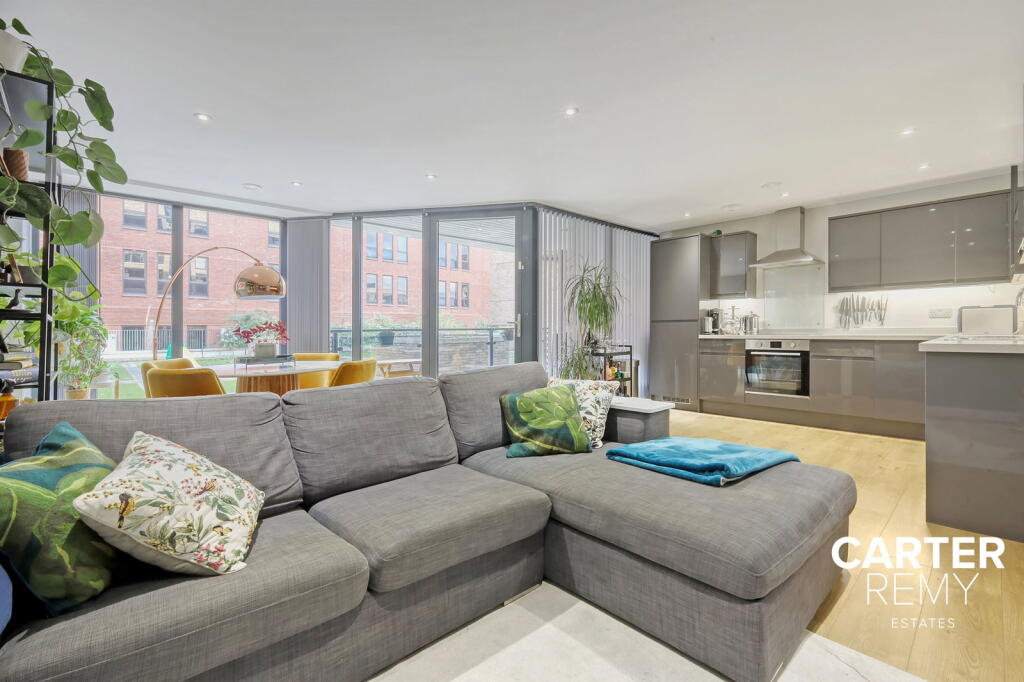 Apartment in Thurrock, Essex - More