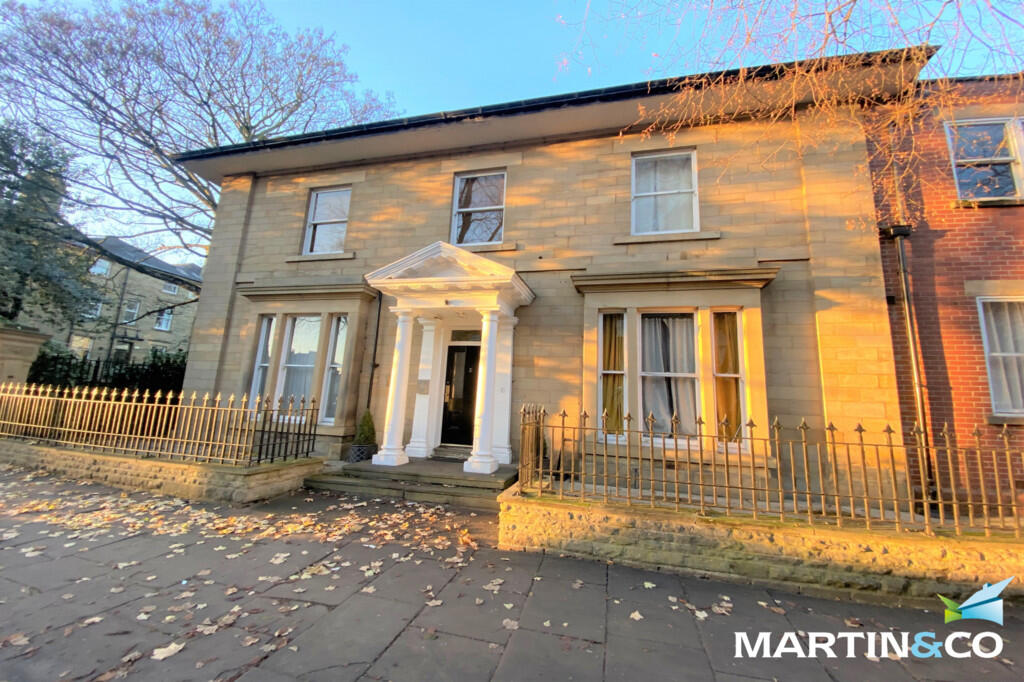 Main image of property: Wentworth Lodge, 3 Wentworth Terrace