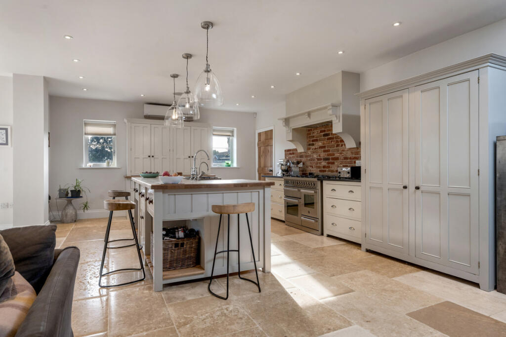 House in Melton, Bottesford - More