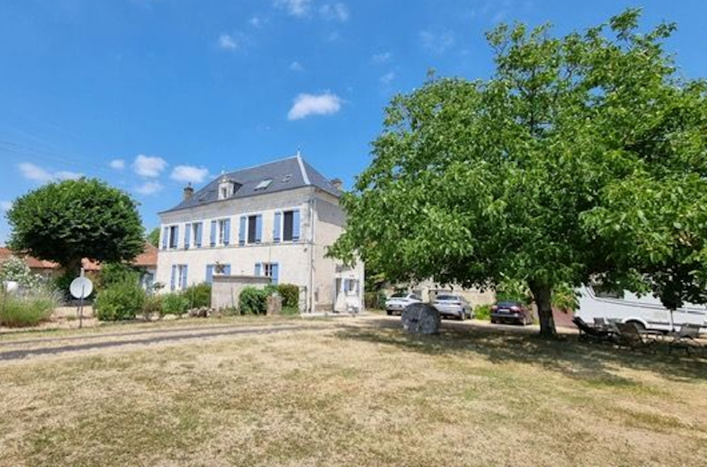 Main image of property: Aubeterre-sur-Dronne, Charente, Poitou-Charentes