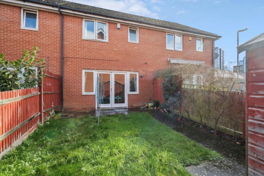 House in Slough - View 4