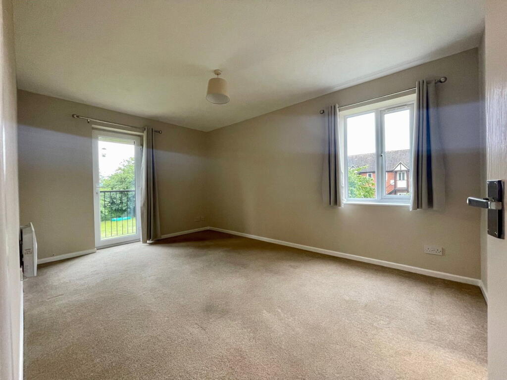 Apartment in Reading - View 4