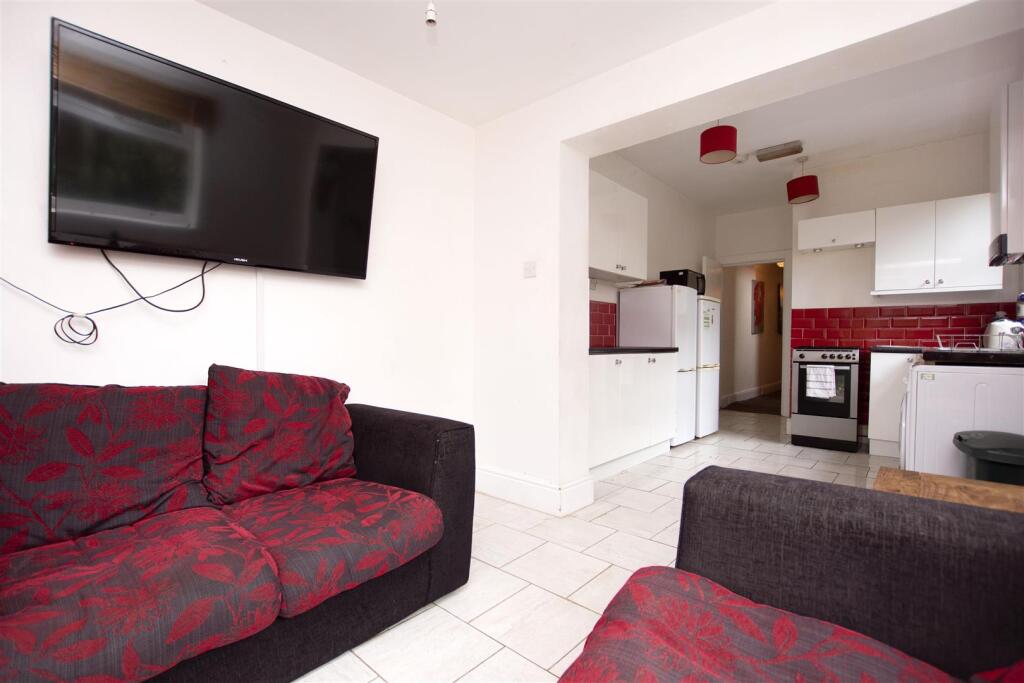 5 bedroom house for rent