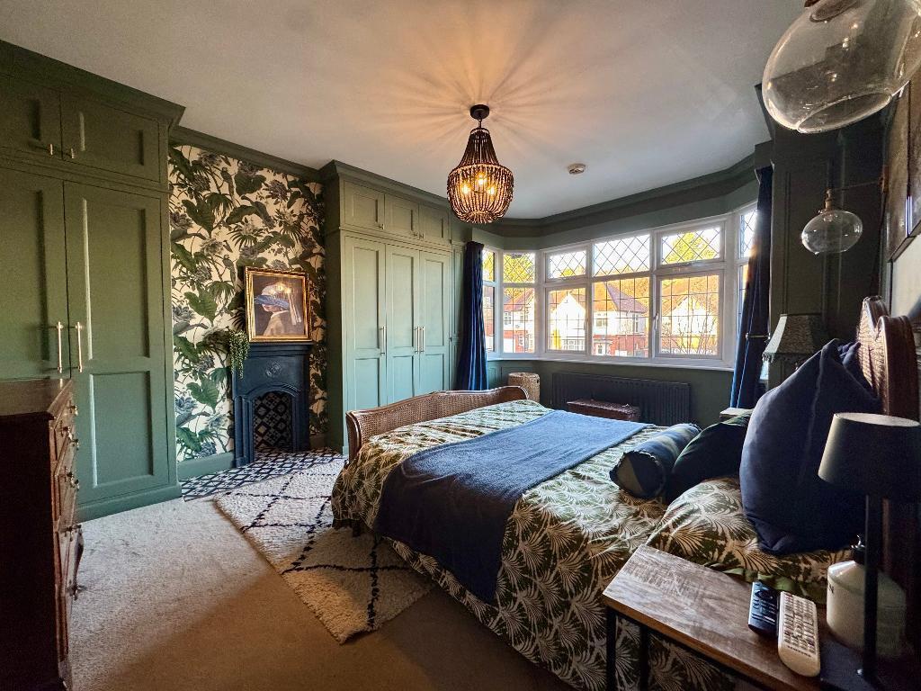 Cutenhoe Road, South Luton, Luton, Bedfordshire, LU1 3NF photo 3
