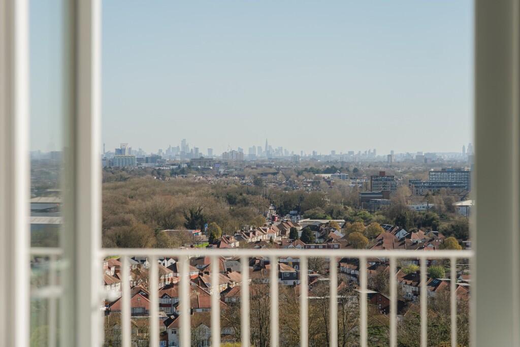 Apartment in Southall - More