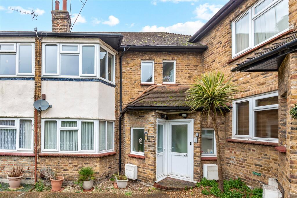 Main image of property: Heath Park Court, Gidea Park, RM2