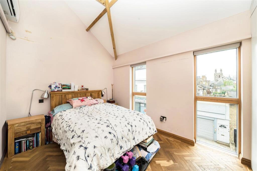 House in London, Blackheath Royal Standard, East Greenwich - View 5