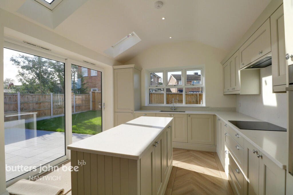 Brown Avenue, Nantwich photo 4