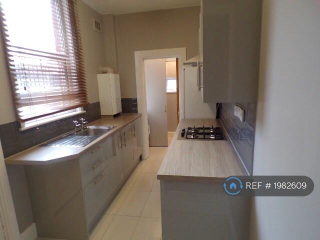 2 bedroom end of terrace house for rent