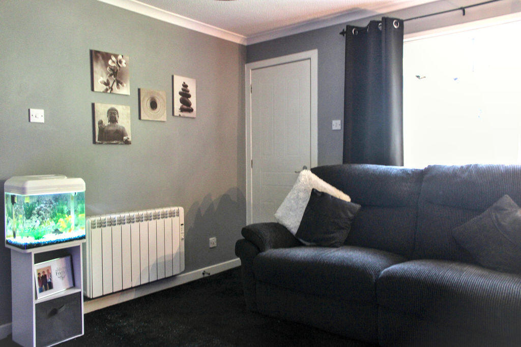 6 Mary Stevenson Drive, Alloa FK10 2BF photo 4