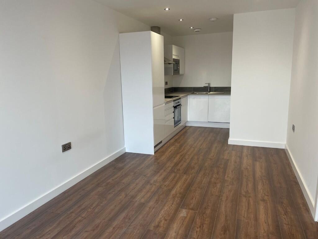 Apartment in Salford, Greater Manchester - View 4