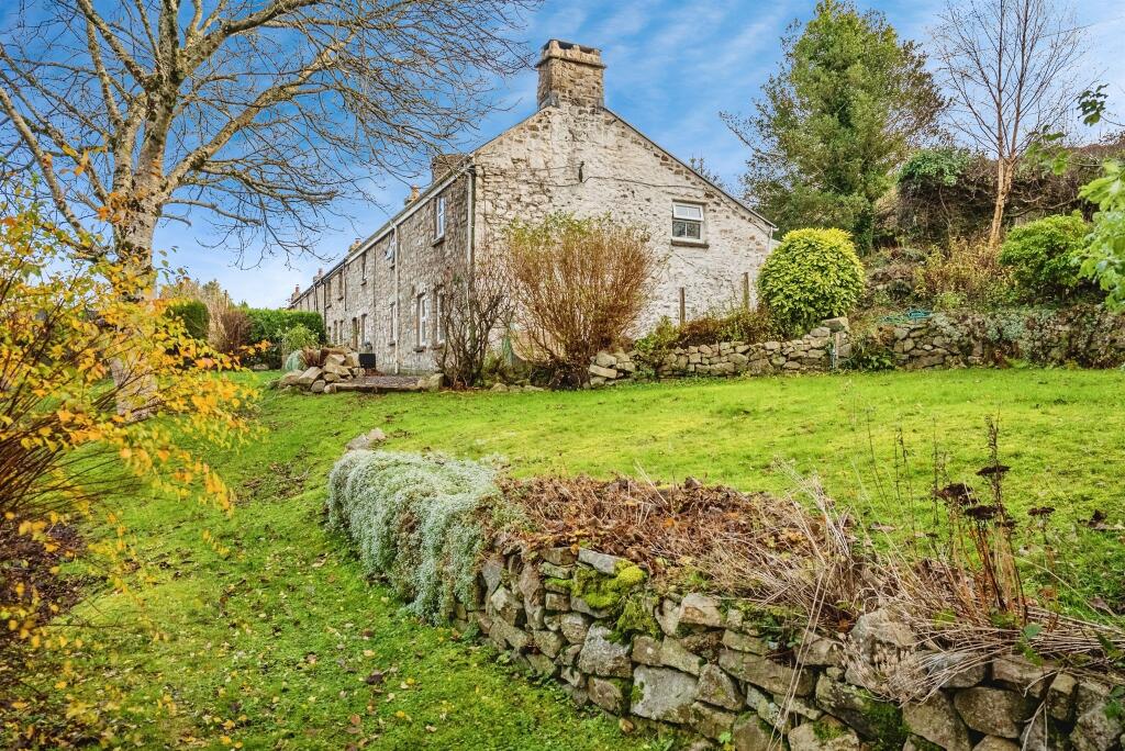 Main image of property: Long Row, Llanelly Hill, ABERGAVENNY